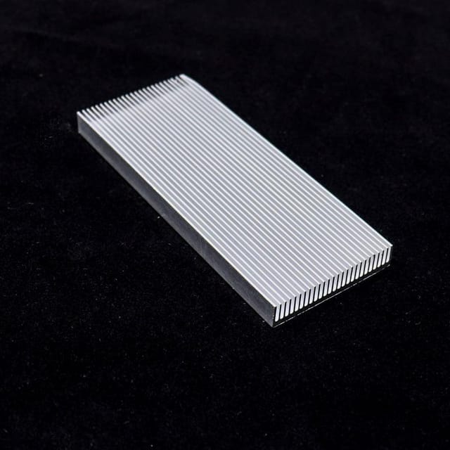 Aluminium-Heat-sink-for-High-Power-LED-Amplifier-100-x-40-x-8-mm-2.jpg